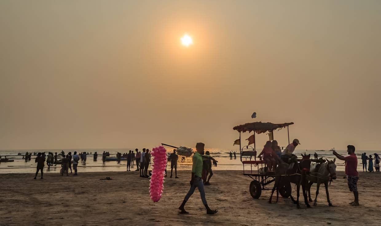 beachfront resorts in nagaon beach